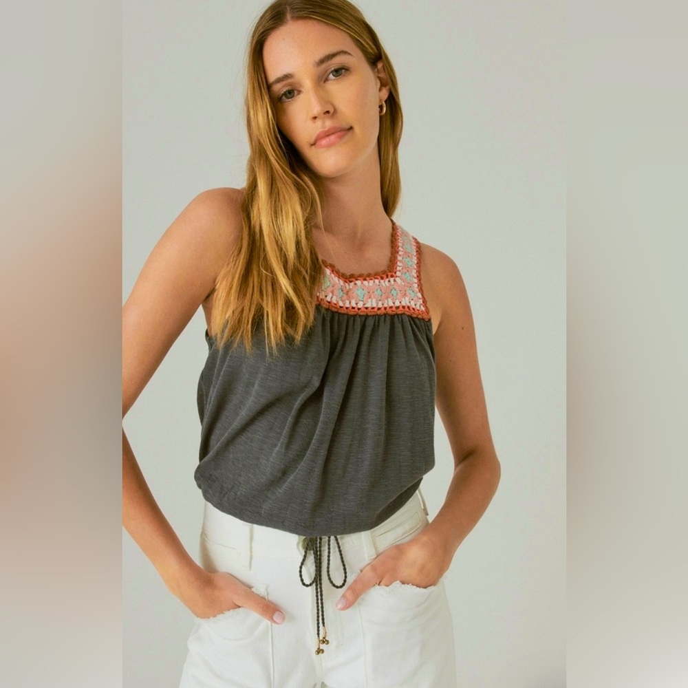 LUCKY BRAND KNITTED TANK- Dark grey/ pink knit women’s size M
